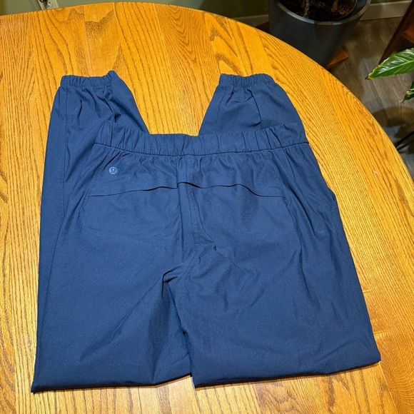 Lululemon Warpstreme HR 7/8 Joggers Size 28 Navy Pants - Picture 3 of 4